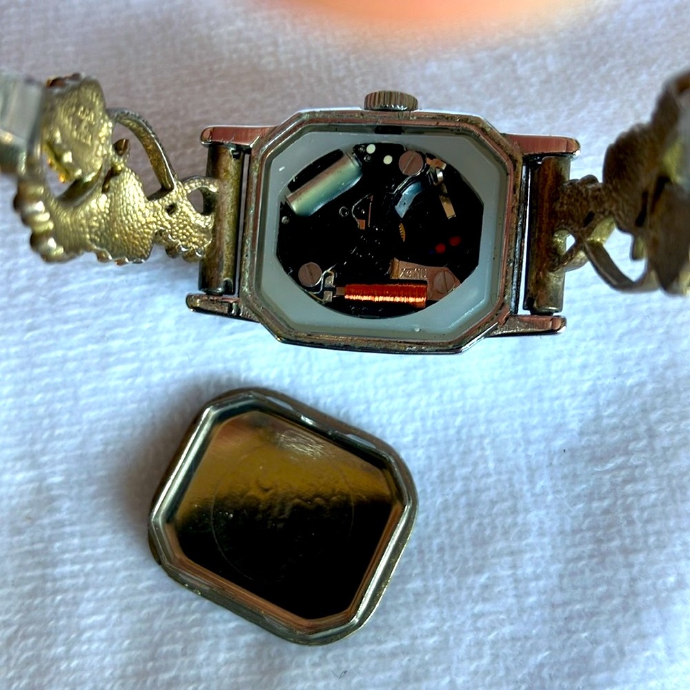 Black Hills Gold Watch Tips - Picture 9 of 13
